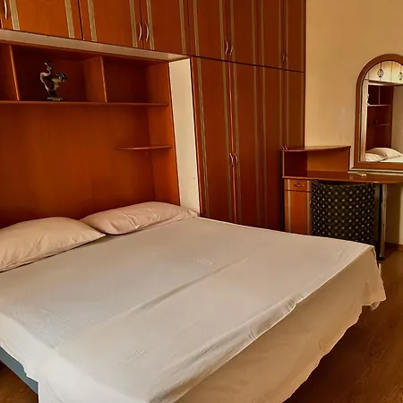 Garden View * טיראנה